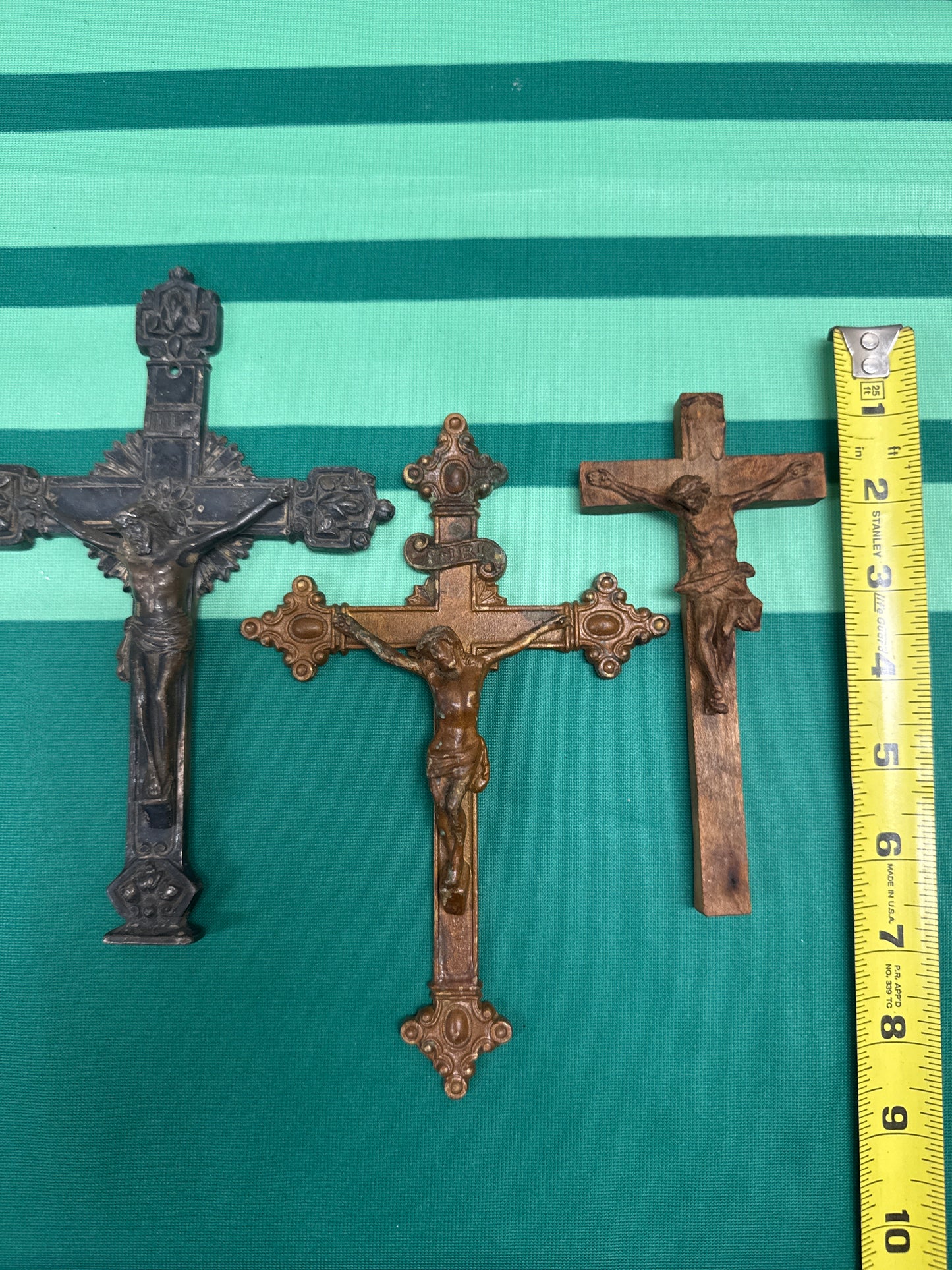 Crucifix 20 - lot of 3 antique 2 metal 1 wood
