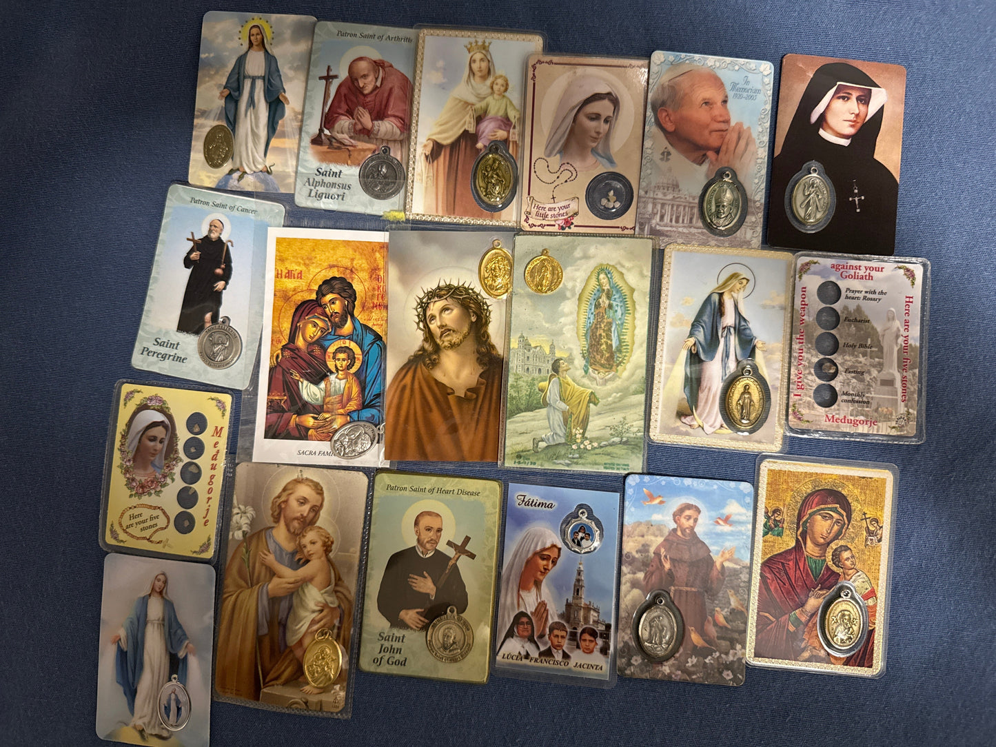 Laminated Holy Cards 2 - Lot of 19 cards with medals